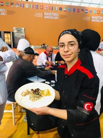 Üniversite öğrencileri, “Gastro Antalya” yarışmasında 4 altın madalyanın sahibi oldu
