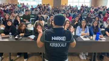 Üniversite öğrencilerine narkotik bağımlılığı konferansı
