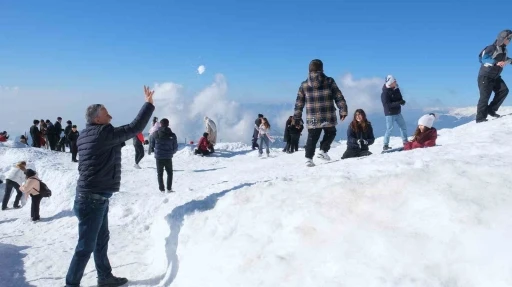 Üniversite sınavına hazırlanan öğrenciler, teleferikle stres attı
