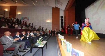 Üniversitede çocuk edebiyatı festivali düzenlendi