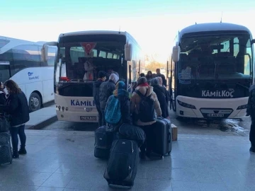 Üniversitelerin uzaktan eğitime geçmesiyle birlikte otogarlarda yoğunluk başladı
