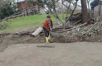 Ünye’de beton yol çalışmaları devam ediyor
