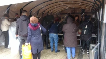 Uşaklılar deprem bölgesi için seferber oldu
