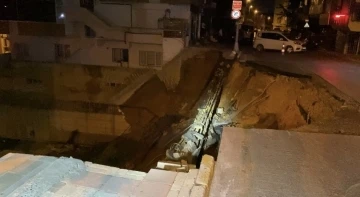 Üsküdar’da inşaat alanında çökme: 3 bina tahliye edildi
