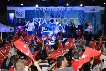 Usta Çı-Rock konseriyle geçmişe yolculuk yaptılar
