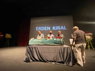 Usta yönetmen Erden Kıral için Beyoğlu Atlas Sineması’nda tören düzenlendi
