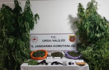 Uyuşturucu operasyonunda 2 kişi tutuklandı
