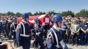 Uyuşturucu şüphelisinin şehit ettiği astsubay, memleketinde toprağa verildi (2)