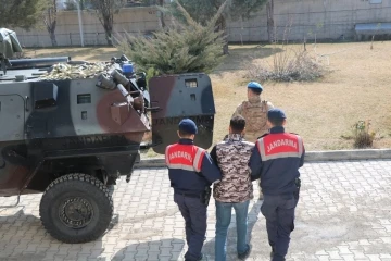 Uyuşturucu ticaretinden aranan firari hükümlüyü JASAT yakaladı
