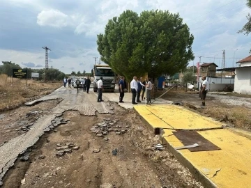 Vali Aktaş’tan selden etkilenen Geyikli beldesinde inceleme
