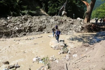 Vali Atay, Uğur köyünde yapılan çalışmaları inceledi
