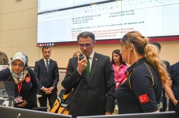 Vali Dr. Ozan Balcı telsizle sağlık çalışanlarına seslendi
