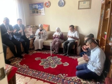 Vali Işın’dan şehit Orman İşletme Şefi Murat Yıldırım’ın ailesine taziye ziyareti
