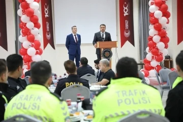 Vali Işın, emniyet personeliyle bir araya geldi
