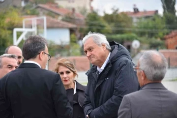 Vali Kızılkaya, Kaymakam Öztürk ve Başkan Bakkalcıoğlu yapılmakta olan Cemevi ve Kültür Merkezi’nde incelemelerde bulundu
