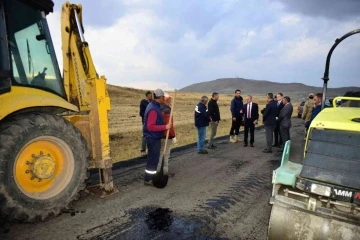 Vali Öner, yol çalışmalarını denetledi
