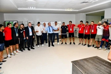 Vali Pehlivan, Yeni Mersin İdman Yurdu’nun ilk maçını izledi
