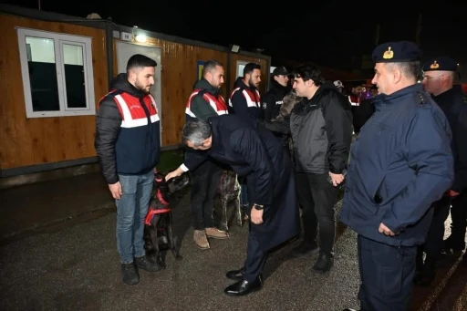 Vali Sezer görev başındaki kamu personeliyle bir araya geldi
