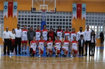 Van Büyükşehir Belediyesi Kadın Basketbol Takımı ilk maçından galip ayrıldı
