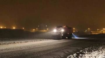 Van’da 53 yerleşim yerinin yolu ulaşıma kapandı
