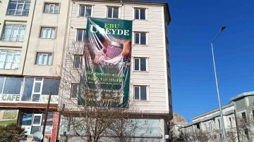 Van’da bir binaya Ebu Ubeyde’nin posteri asıldı
