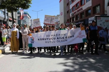 Van’da “Koruyucu Aile Günü” yürüyüşü
