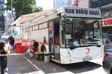 Vatandaşlar kan bağışlayarak hayat kurtarıyor
