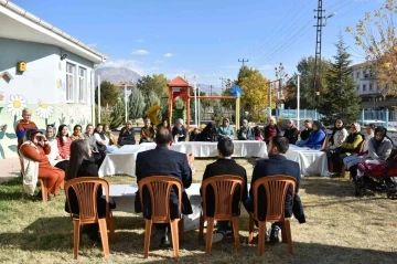 Veliler “Aile Okulunda” öğrenci oluyor
