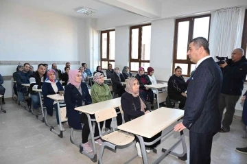 Veliler eğitimlerle destekleniyor, aile içi iletişim güçleniyor
