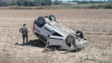 Virajı alamayan otomobil mısır tarlasına uçtu: 1 yaralı
