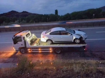 Yağmur nedeniyle kontrolden çıkan otomobil takla attı: 6 yaralı
