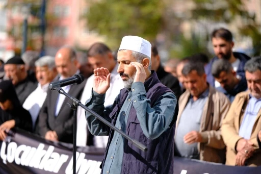 Yahya Sinvar için gıyabi cenaze namazı kılındı, taziye çadırı kuruldu
