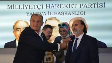 Yalova&rsquo;da İYİ Parti&rsquo;den istifa eden 5 kişi MHP&rsquo;ye katıldı