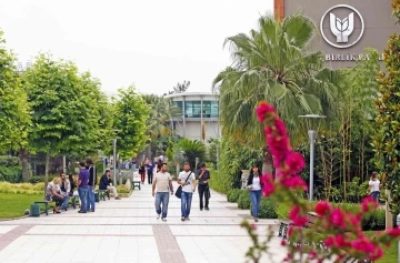 Yaşar Üniversitesi ilk 10’da
