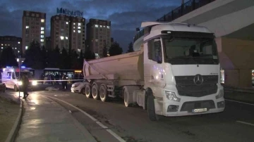 Yaya geçidinde hafriyat kamyonunun ezdiği kadın hayatını kaybetti
