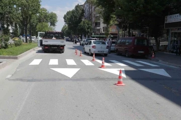 Yaya ve yol çizgi çalışmaları
