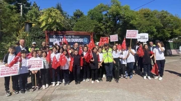 ‘Yayalara öncelik duruşu, hayata saygı duruşu’ etkinliği yapıldı
