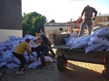 Yedisu’da ihtiyaç sahiplerine kömür dağıtımı başladı
