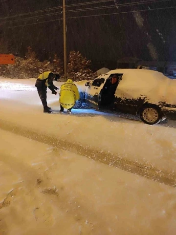 Yenice-Çan karayolunda zincirsiz ve kar lastiği olmayan araçlara izin verilmiyor
