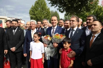 Yeniden Refah Partisi Genel Başkanı Erbakan: &quot;Milli Görüş belediyeciliği demek önce ahlak ve maneviyat demektir&quot;
