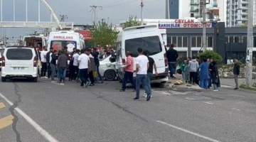 Yenişehir ilçesinde Minibüs ve Otomobil Çarpıştı: 3 Yaralı