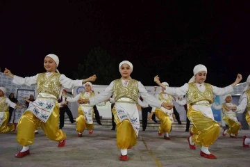 Yıldırım ‘da ‘Erguvan Zamanı’ coşkusu
