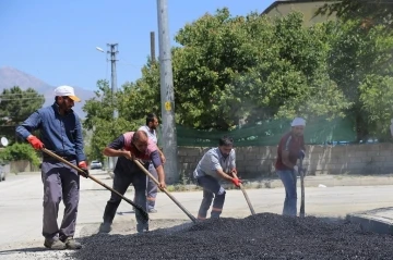 Yol bakım onarım çalışmaları devam ediyor
