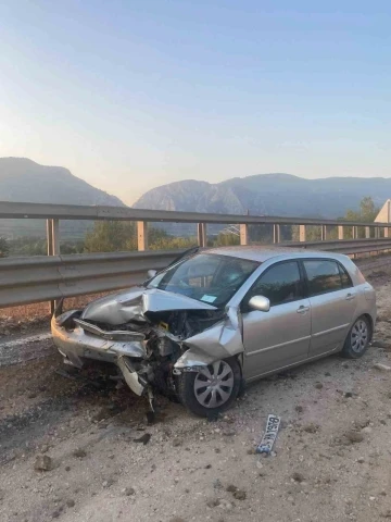 Yol çalışma alanına giren otomobil kaza yaptı: 2 yaralı
