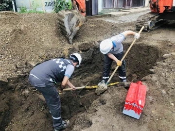 Yol çalışmasında doğalgaz borusu patladı
