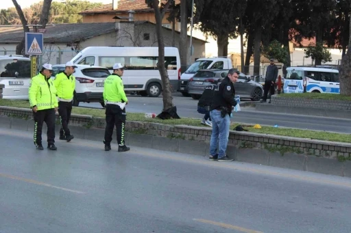 Yolun karşısına geçmek isterken otomobilin çarptığı kadın hayatını kaybetti
