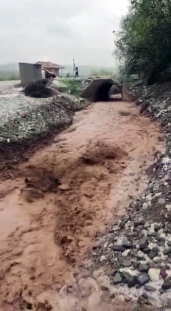 Yozgat’ta dolu yağışı etkili oldu
