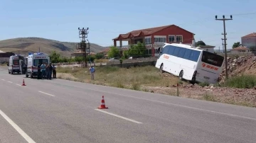 Yozgat’ta otobüs yoldan çıktı, 8 yolcu hastaneye kaldırıldı
