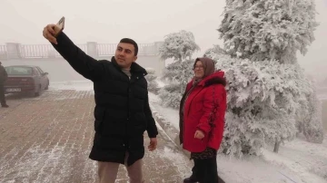Yozgat’ta yüksek kesimlerde kar ve sis etkili oldu
