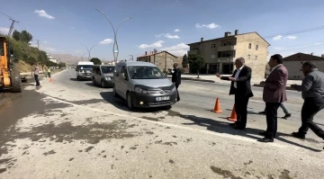 Yüksekova’da 7 yıldır kapalı olan İpekyolu Caddesi trafiğe açıldı
